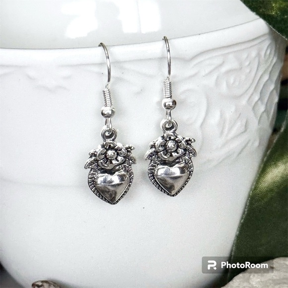5 For $25💫Silver Rose Heart Dangles Earrings - Picture 3 of 6